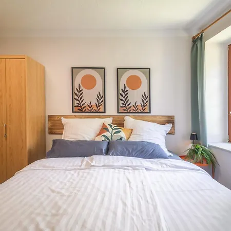 Apartment Gemütliches In Altstadt - Mit Sofa Und Kochgelegenheit